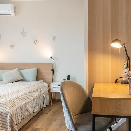 Apartment Your Place